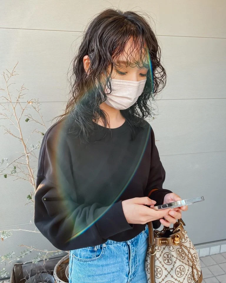 ゆるいスパイラルパーマはちょいウルフがいい感じ🐺