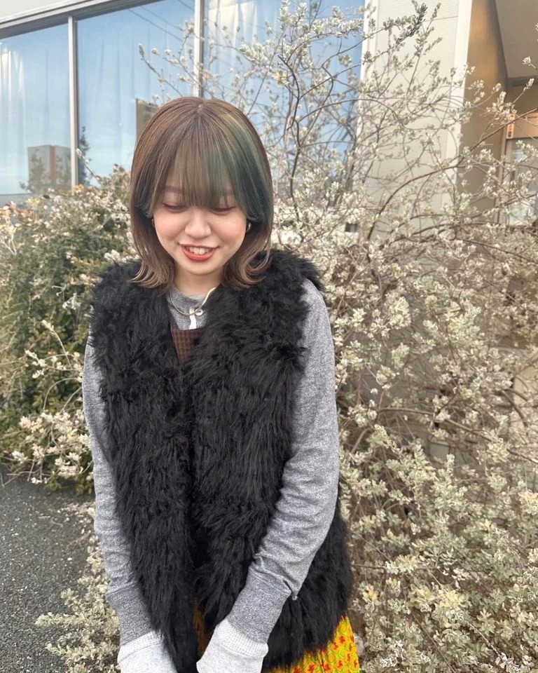 ブロックカラーで右サイドにマットカラーと全体にベージュで少しデザインカラーを😍😍😍